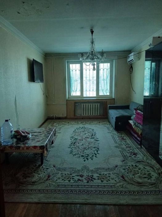Продаётся Бобура 2в3/2/4 с мебелью техникой ремонт средний !!!
