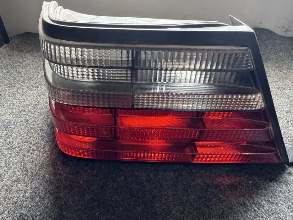 Задние фонари на w124