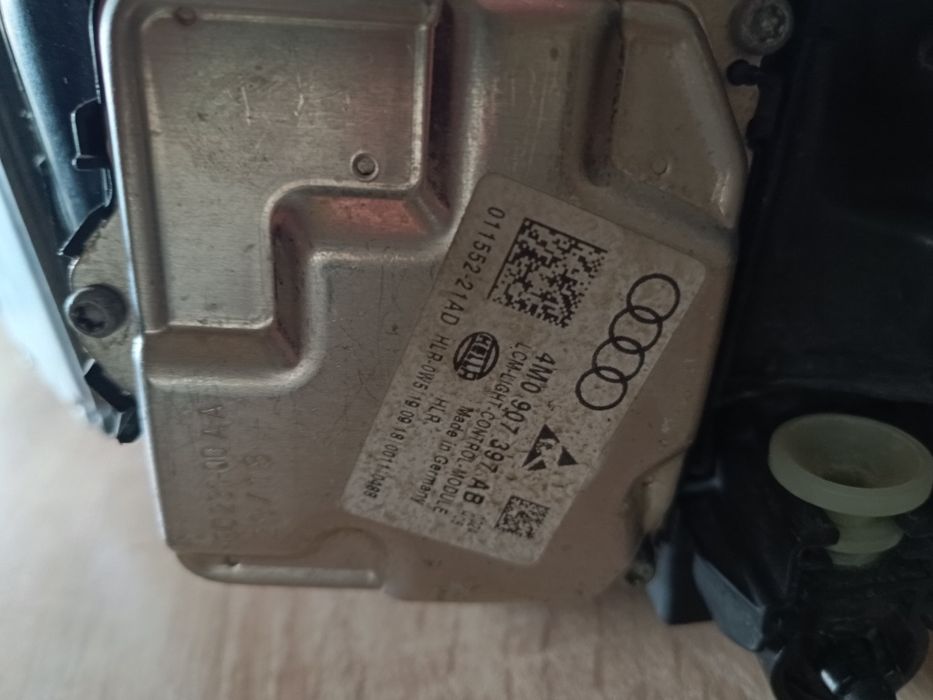 Фар за Ауди Q7 /4M