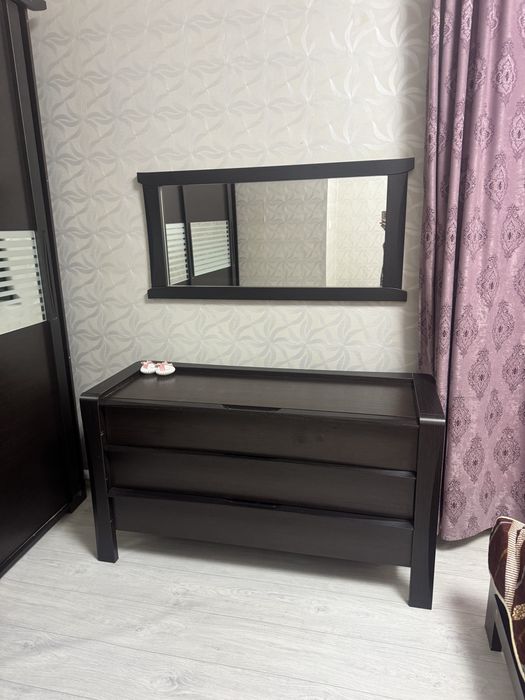 Продам спальный гарнитур б/у