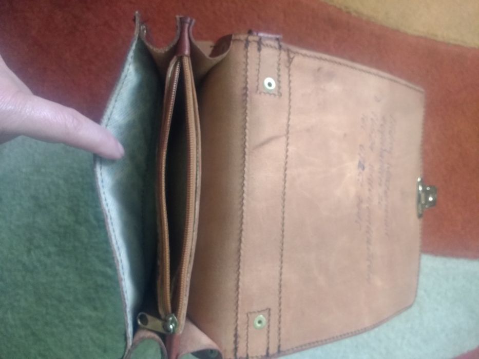 Vând geantă de piele