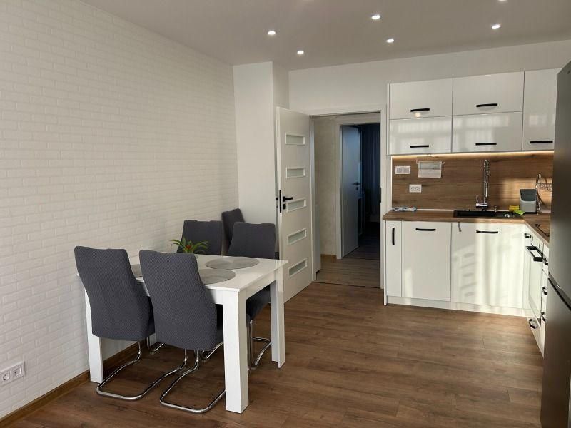 Дава се под наем Тристаен апартамент в София, Красно село - 65 кв.м за 575 € - Снимка #1