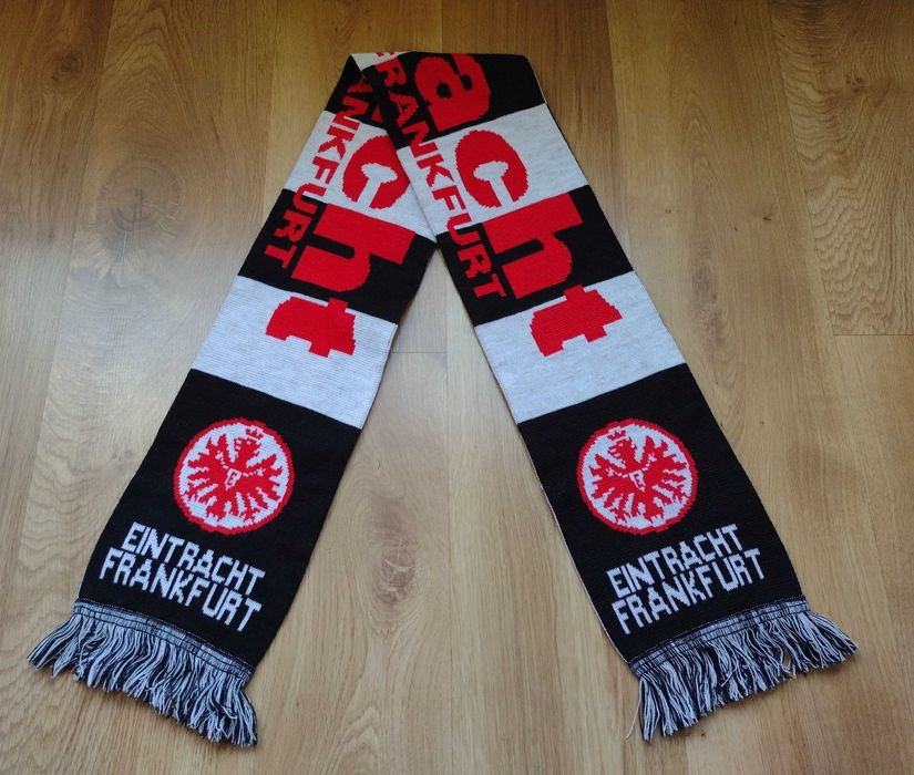 Bayern Munchen , Eintracht Frankfurt , Stuttgart - шал