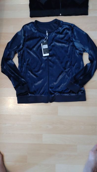 Дамски  суитчъри  по-големи  размери L, XL, 2XL  цветове син и черен