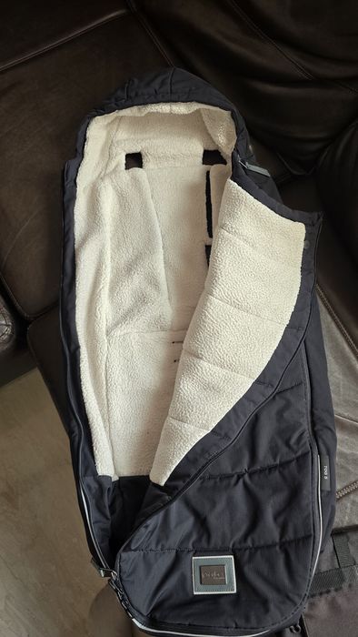 Cybex e-priam 4 количка + столче за кола
