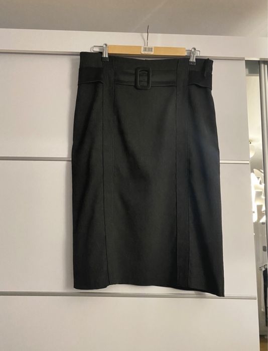 Fustă neagră        .