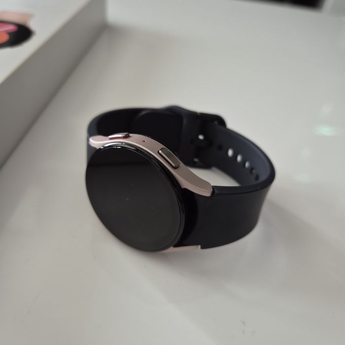 Смарт часовник Samsung Galaxy Watch 5, 40 mm