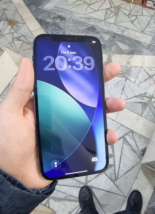 iPhone 12 batareka 82%