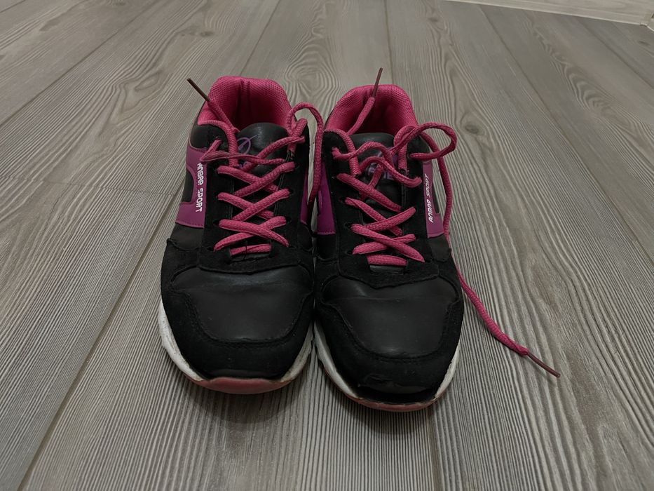 Бесплатно Кросовки женские