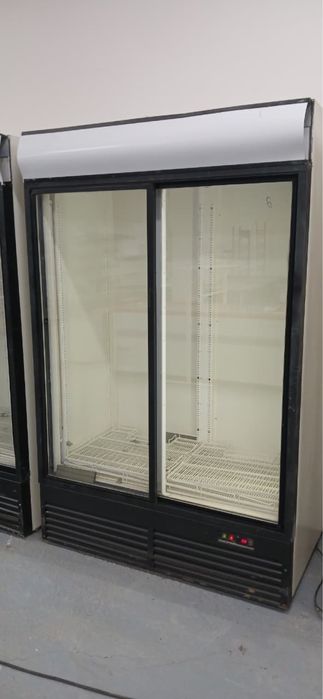Шкаф холодильник витринный