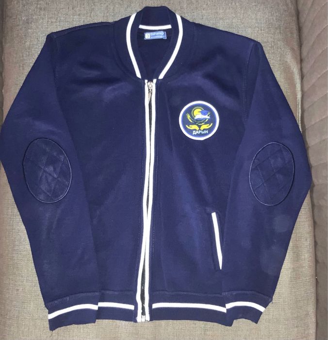 Продам школьную форму