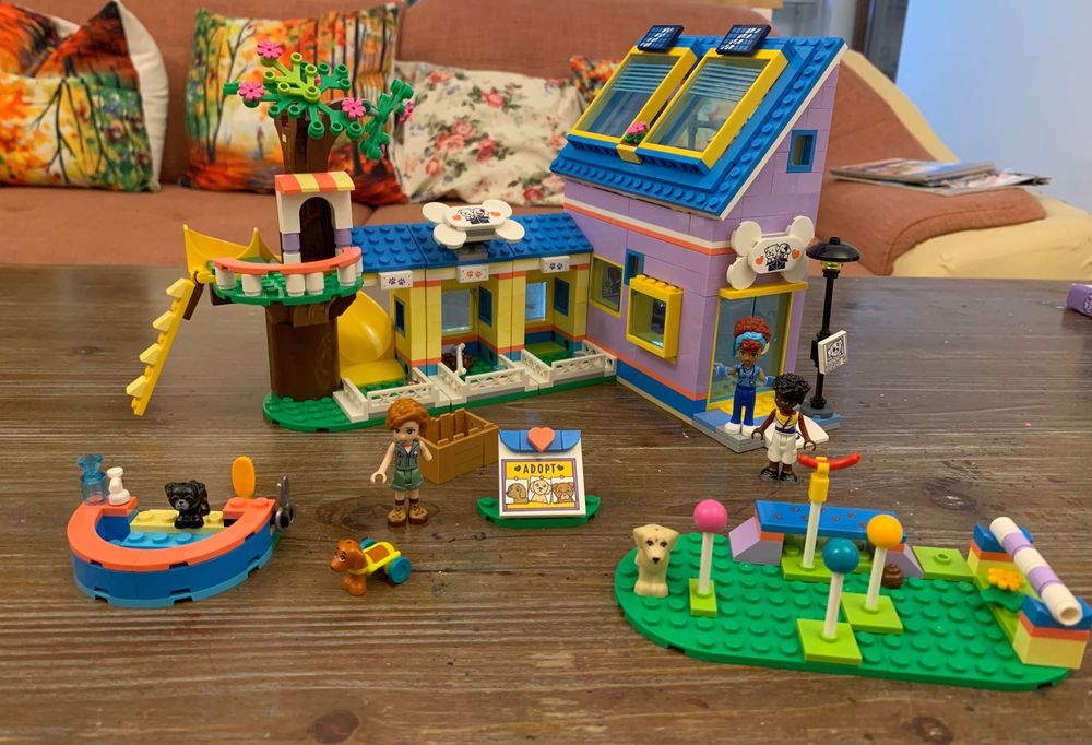 Lego Friends - Centrul de salvare pentru caini