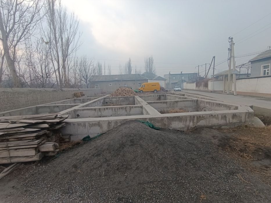 Kotej forma qilib beton kuyilgan 7 sotix