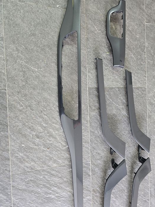 Vând ornamente/trimuri audi q7 4m și fete portiera piele alcantara