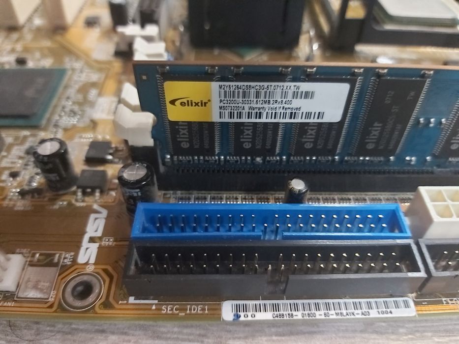 Placa de baza retro ASUS P4P800 SE socket 478 + Pentium 4 2.80GHz + 512MB DDR 400
