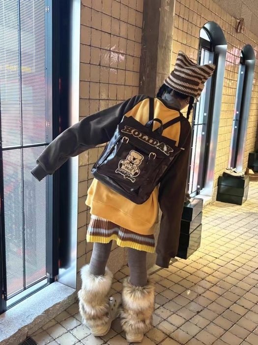 Женский кожаный рюкзак сумка портфель новый с нашивкой