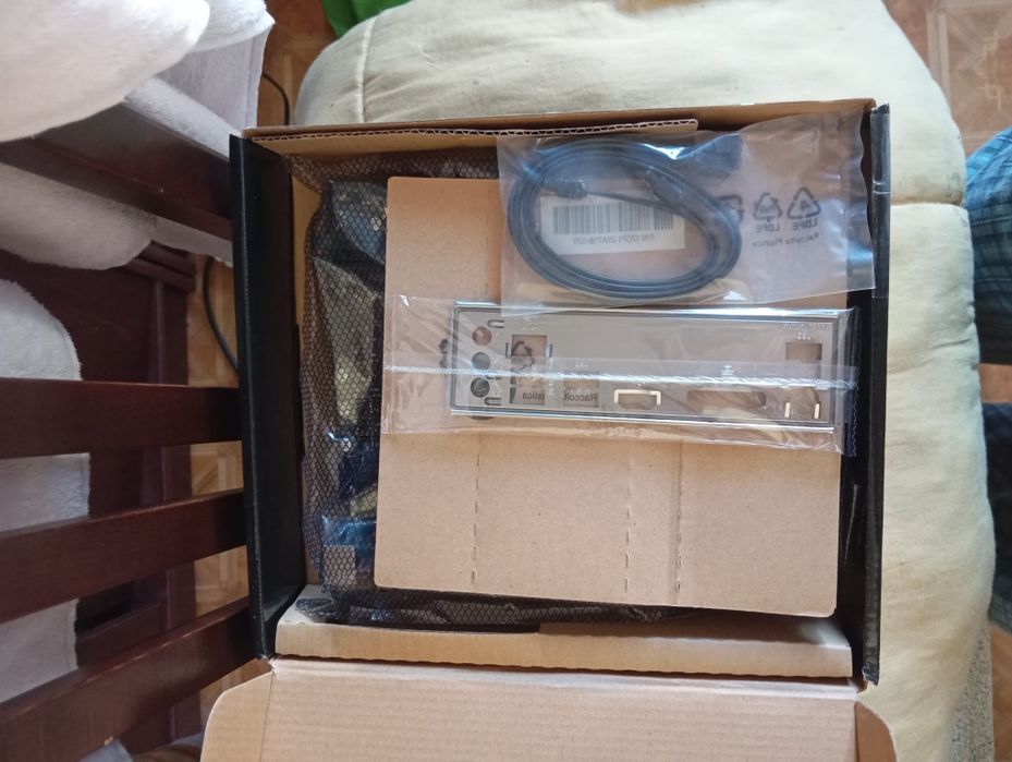 Материнская плата Gigabyte