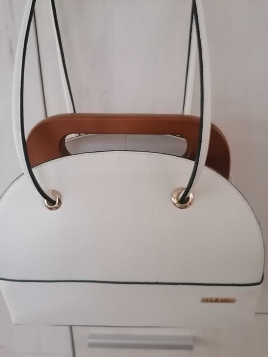 Чанта  с дървени дръжки  23  лв.