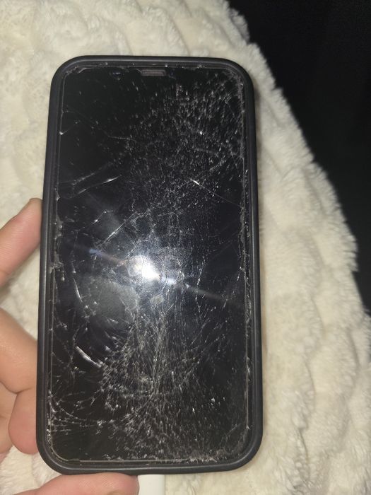 Iphone 11 pentru  piese