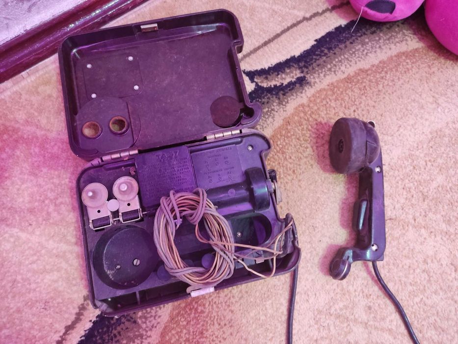 Продается старинный телефон