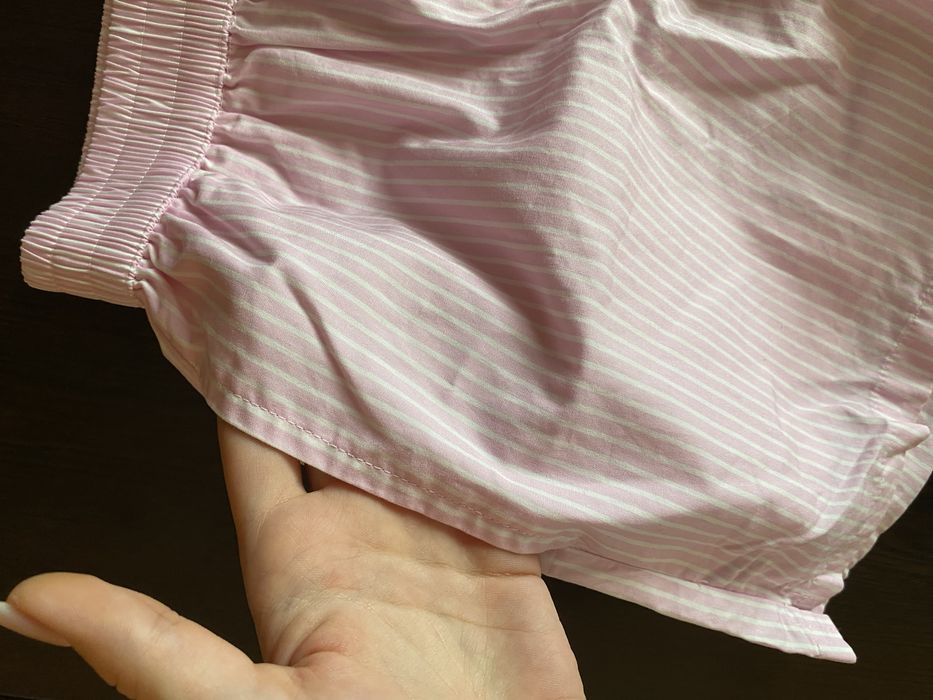 Розови къси панталонки от Stradivarius