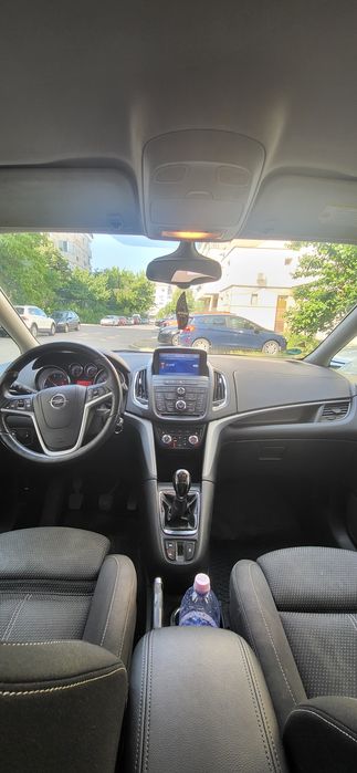 Opel zafira tourer 2.0 An 2012