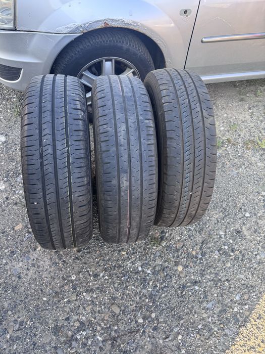 215/75R16C Nexen.