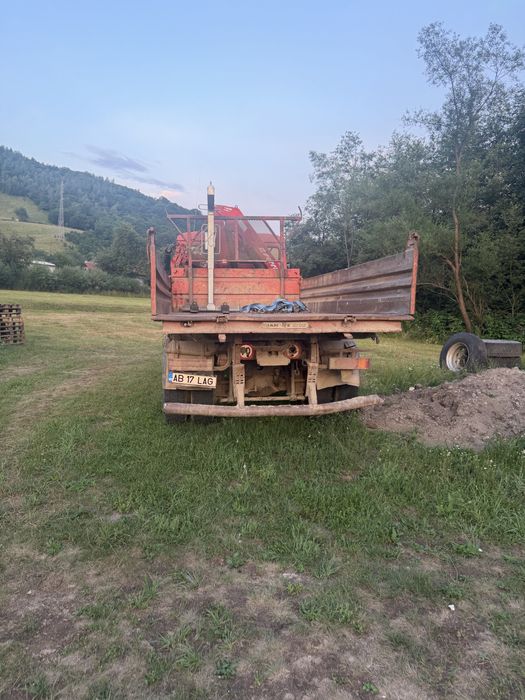 Vand Man 4x4 cu macara si basculabil. .