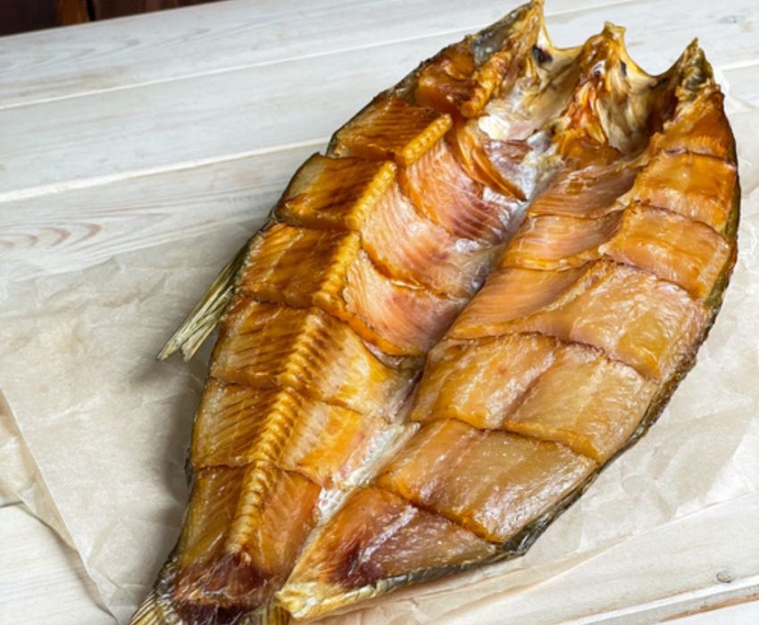 Продается копчёная рыба.