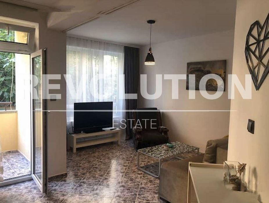 Дава се под наем Двустаен апартамент в Варна, Спортна зала - 56 кв.м за 425 € - Снимка #3