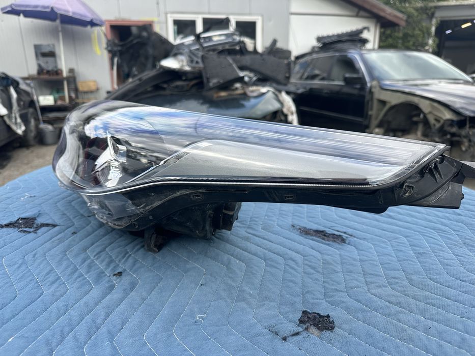 Kia Xceed ляв фар след 2019