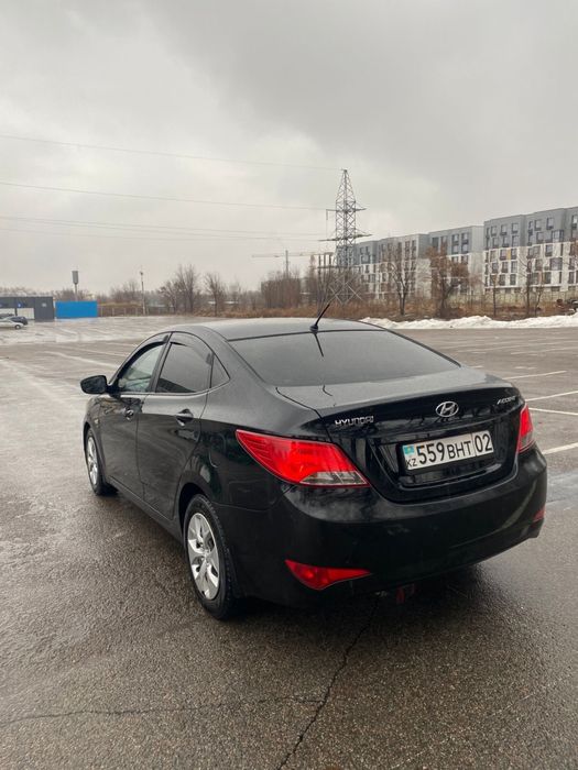 Hyundai accent 2015