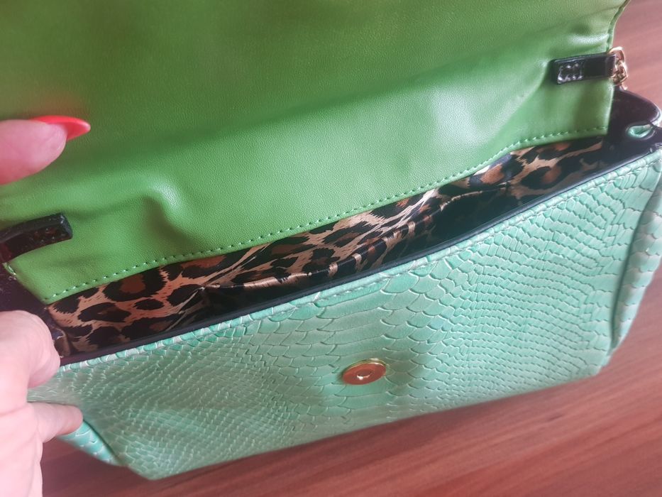 Чанти на  Roberto Cavalli, Victoria Secret.