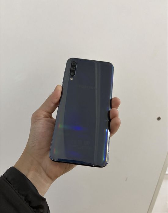 Samsung A50 4/64gb идеальный