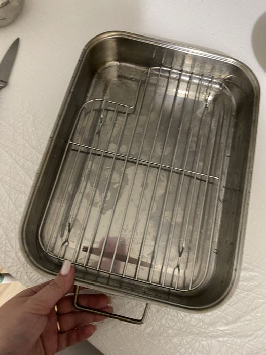 Продам столовый набор тарелок