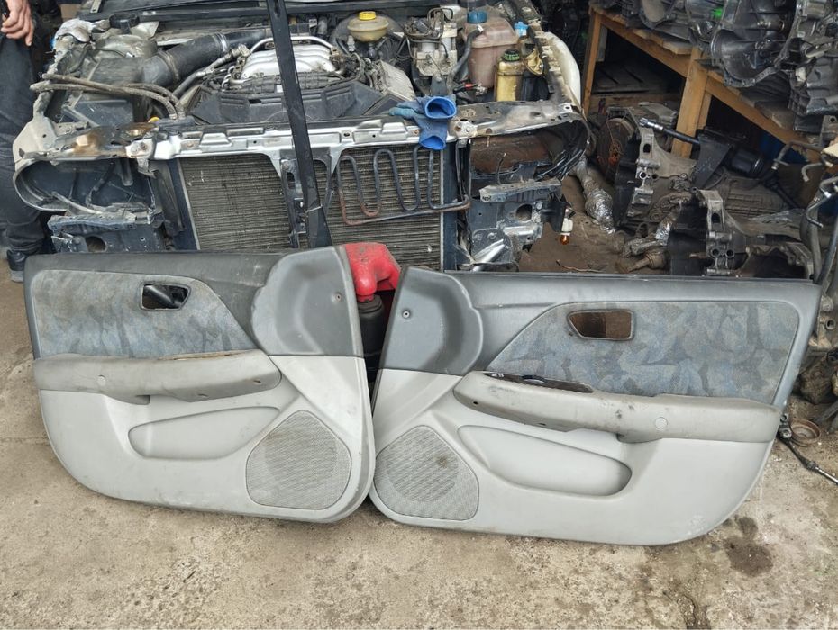 Обшивки от камри 20