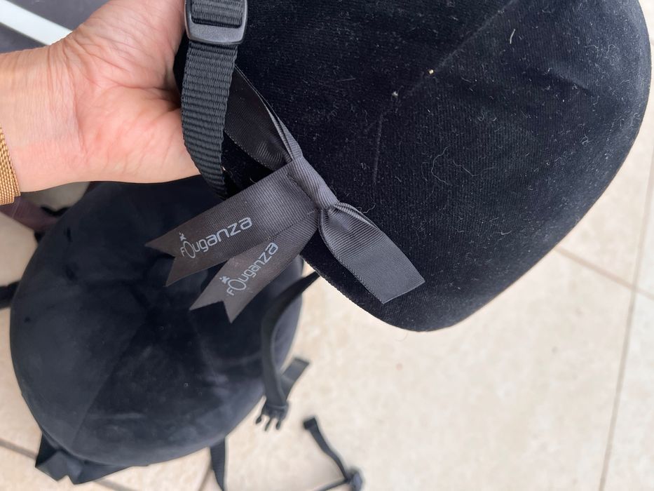 Продавам 3 каски за езда Fouganza (ползвани веднъж )