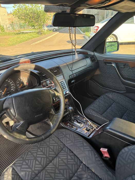 Mercedes-Benz W202