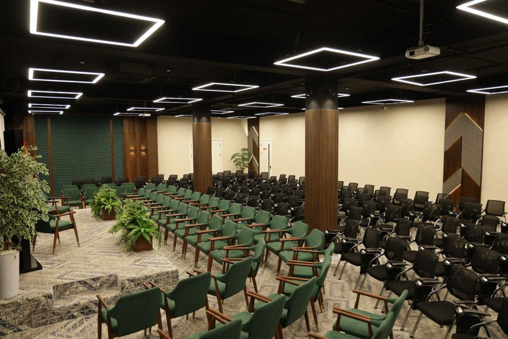 Залы для тренингов, встреч и курсов. Центр Ташкента | Техника включена