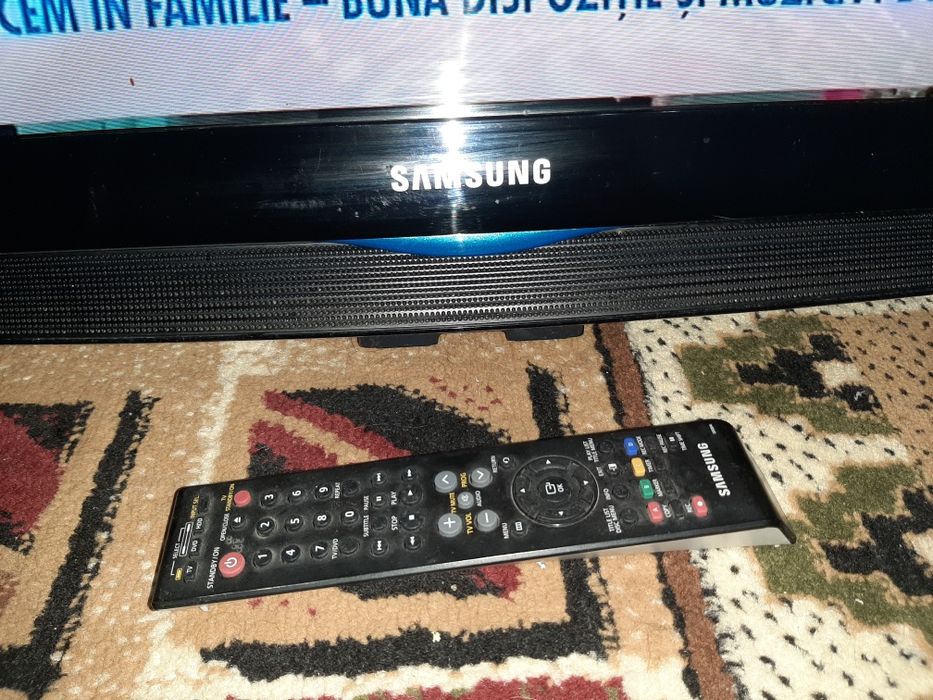 Vând TV Samsung  diagonala 67