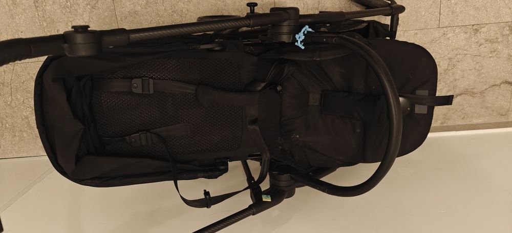 Cărucior Cubyx Melio Carbon - negru