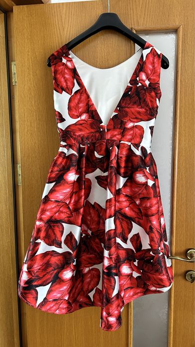 Rochie cocktail pana la genunchi