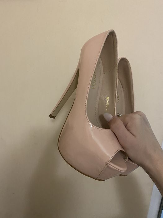 Туфли на каблуке