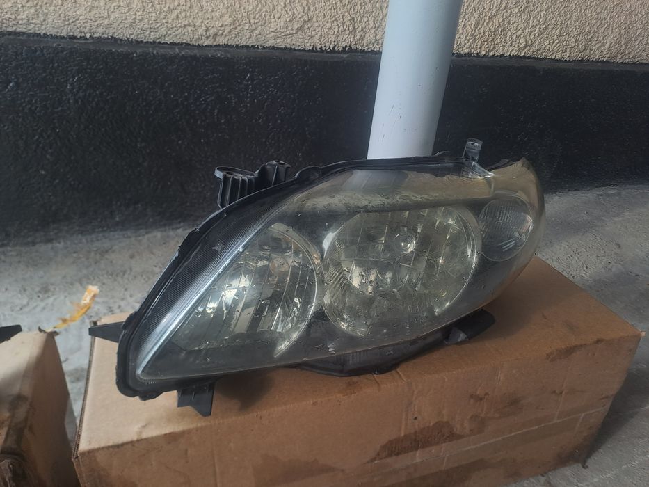 Таёта корола фары пара 30тыс