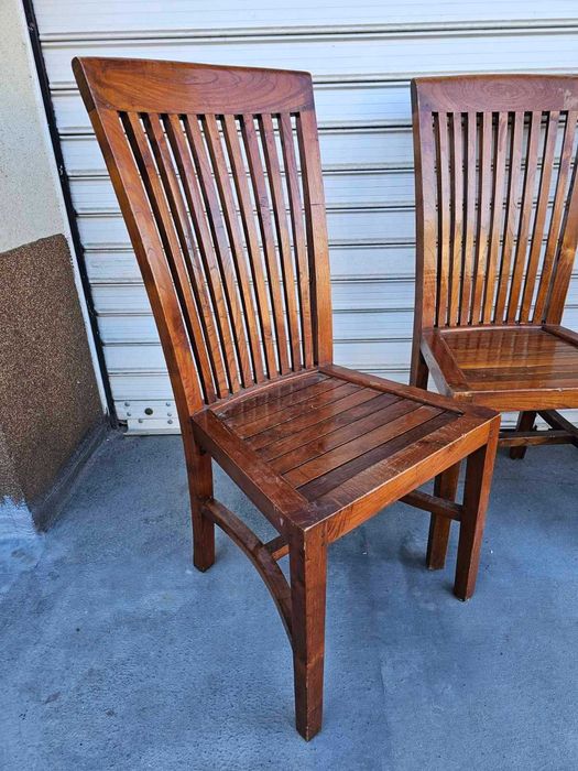 Трапезни столове