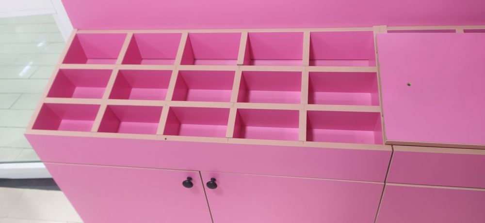 продаётся торговый стеллаж (витрина).