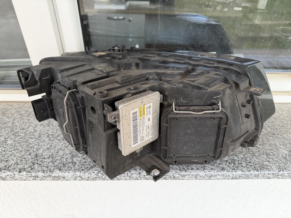 Far Stanga Audi Q5 LED + Xenon 2012