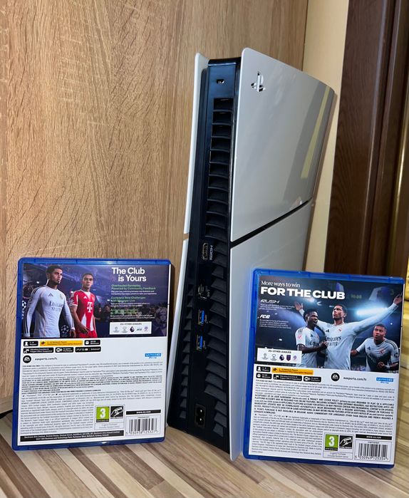 PlayStation 5 + 2 броя джойстици (оригинални)+2 игри ЕA Sports FC 25  EA Sports FC 26