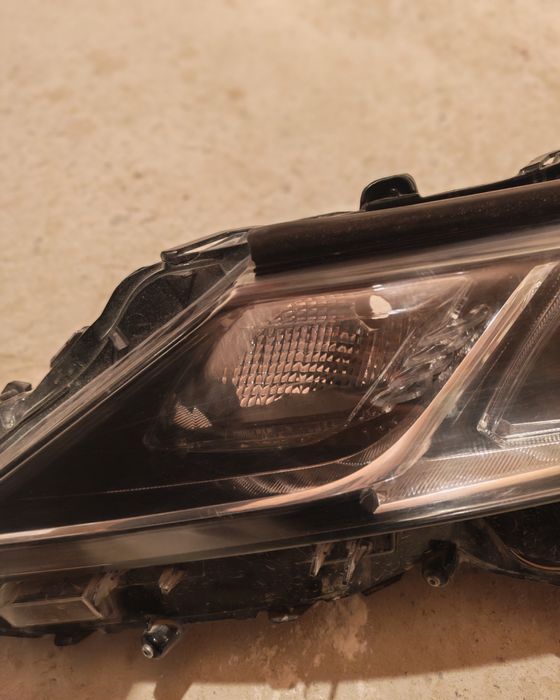 Фара Toyota Camry 70SE американец