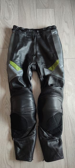 Costum moto piele naturala.